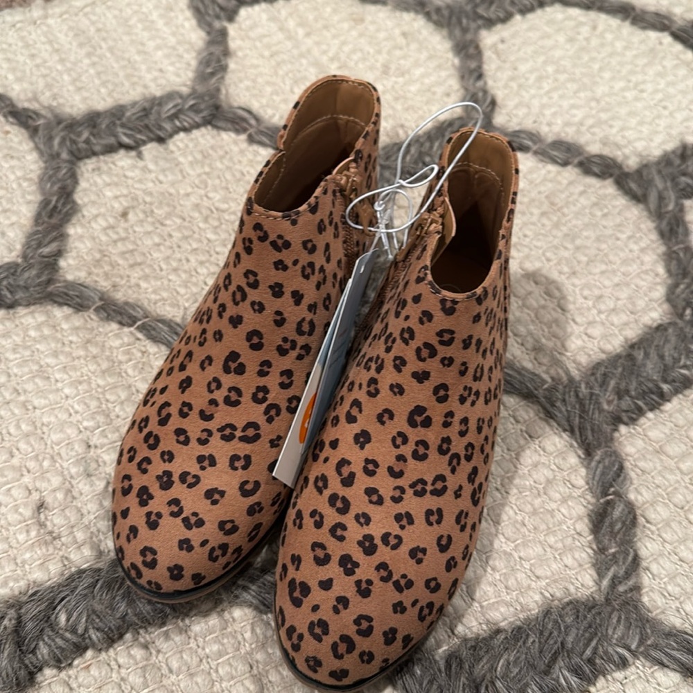 Cat and Jack Leopard brown and opal shoes